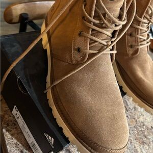 Men’s Ugg boots. Size 11. Excellent condition.